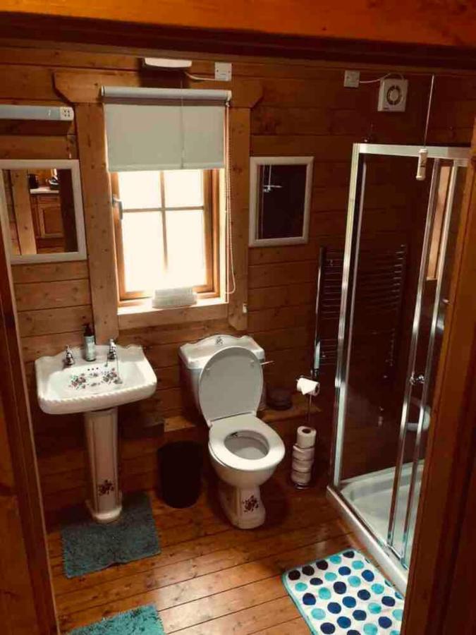 George Cabin - Log Cabin In Wales With Hot Tub Newtown  Exterior photo