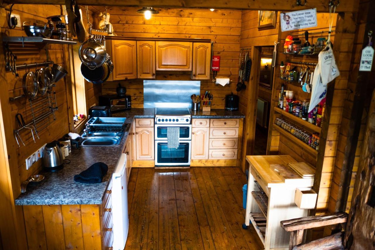 George Cabin - Log Cabin In Wales With Hot Tub Newtown  Exterior photo