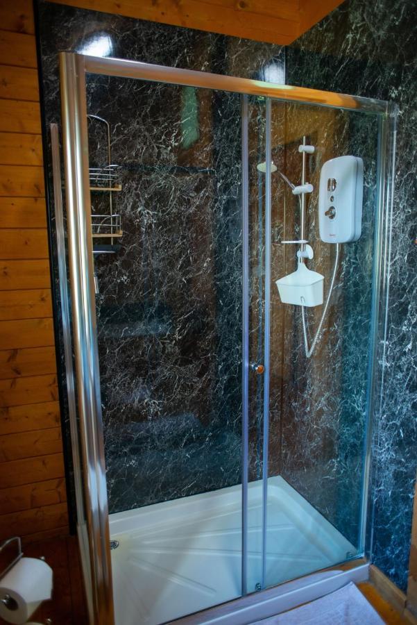George Cabin - Log Cabin In Wales With Hot Tub Newtown  Exterior photo